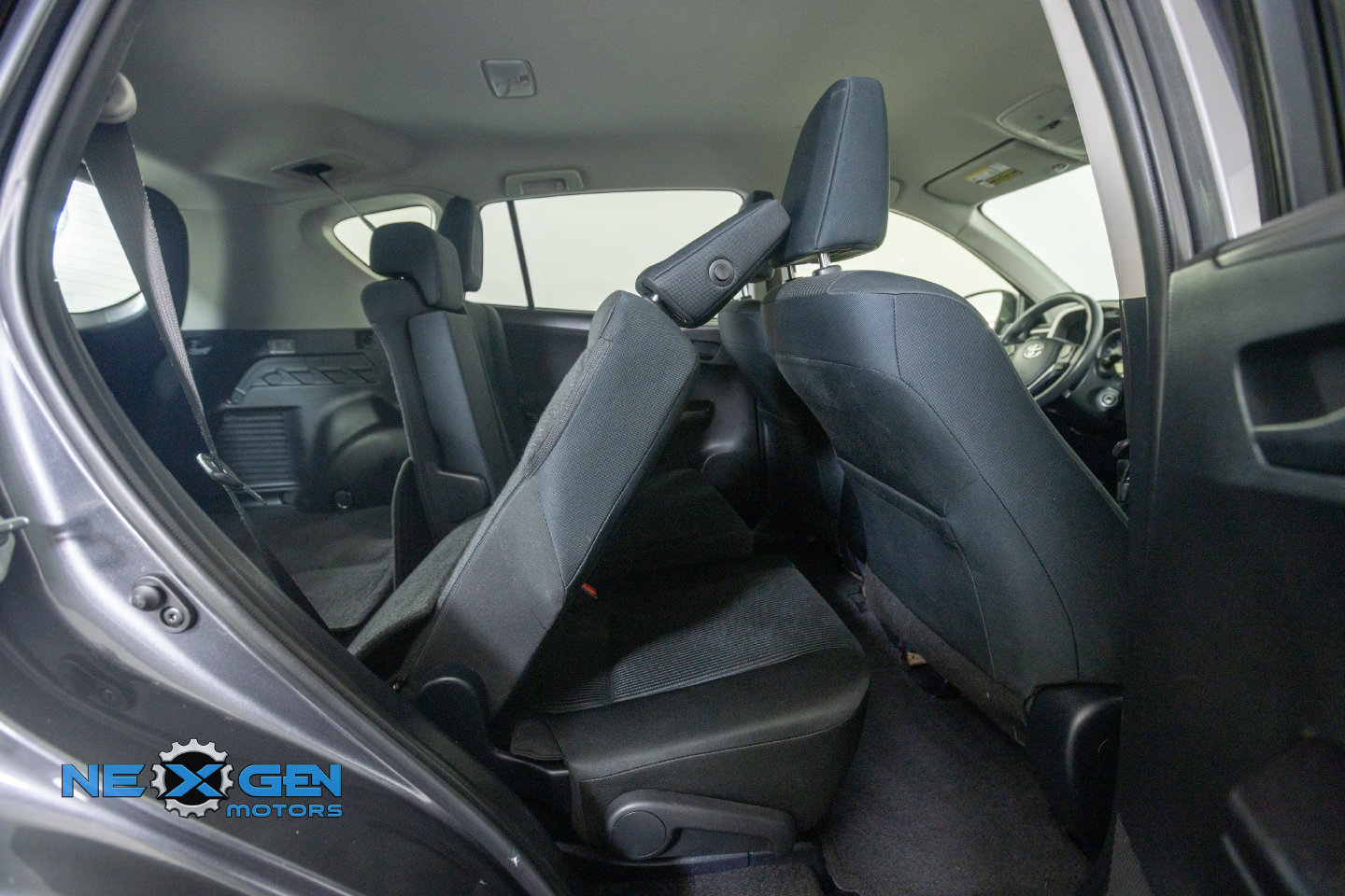 Used 2016 Toyota RAV4 LE FWD image 35