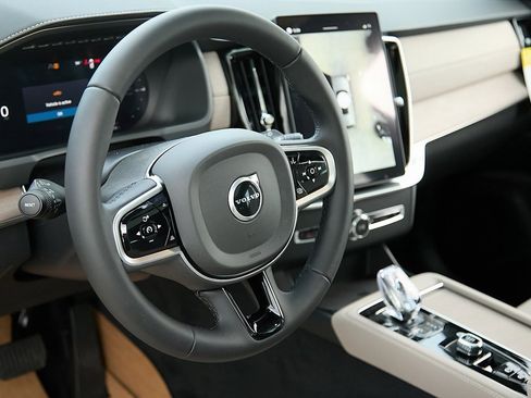 New 2026 Volvo XC90 T8 Plus image 13