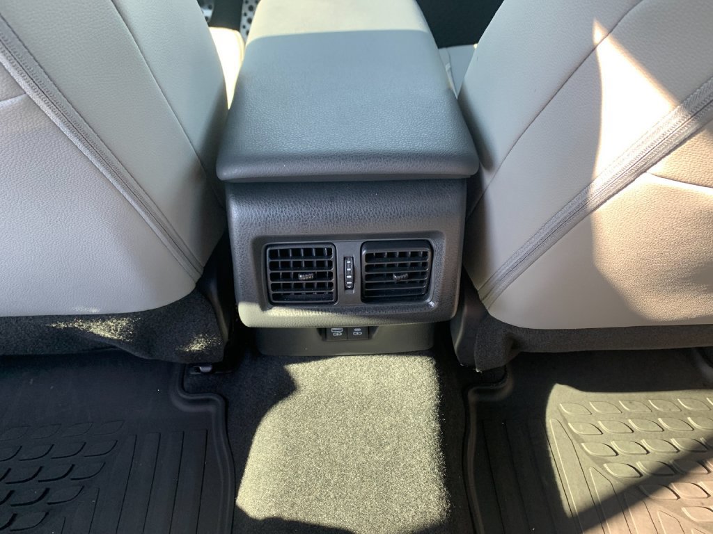 Used 2025 Toyota Camry SE w/ Convenience Package FWD image 15