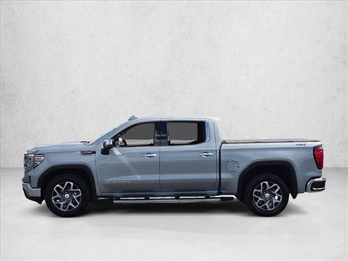 Used 2023 GMC Sierra 1500 SLT w/ SLT Premium Package AWD/4WD image 8