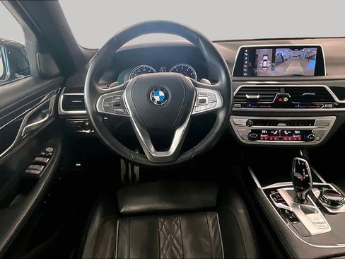 Used 2019 BMW 750i w/ Executive Package RWD image 14