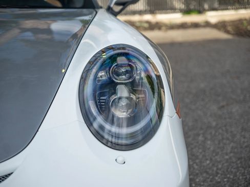 Used 2019 Porsche 911 Speedster RWD image 8