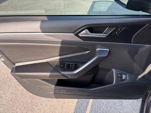 Certified 2023 Volkswagen Jetta SE w/ Panoramic Sunroof Package FWD image 24