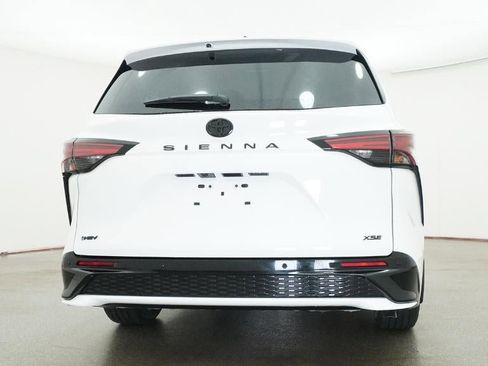 New 2026 Toyota Sienna XSE FWD image 23