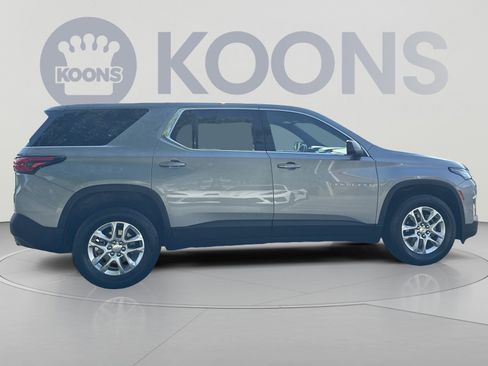 Used 2023 Chevrolet Traverse LS FWD image 7