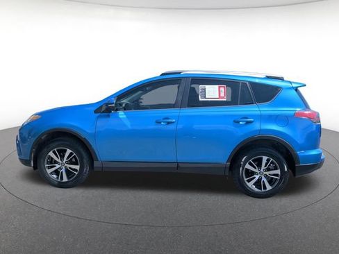 Used 2017 Toyota RAV4 XLE FWD image 2