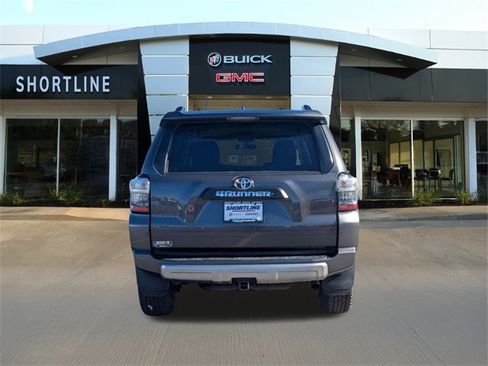Used 2018 Toyota 4Runner TRD Off-Road w/ TRD Performance Package image 4