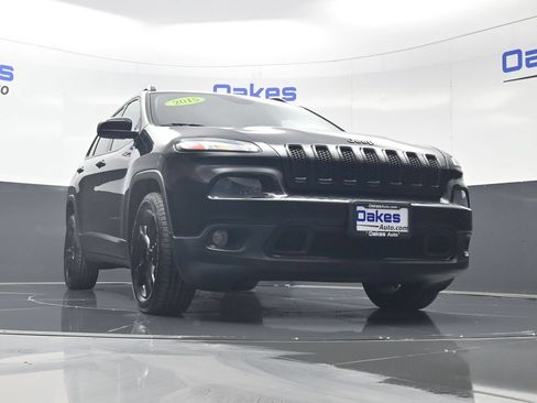 Used 2015 Jeep Cherokee Latitude w/ Comfort/Convenience Group FWD image 37