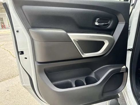 Used 2023 Nissan Titan SV RWD image 20