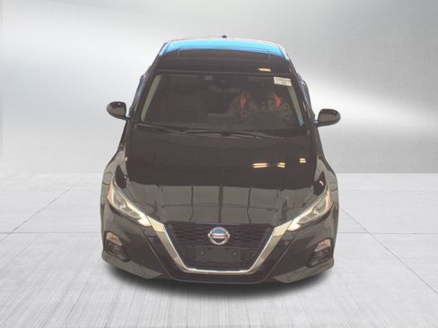 Used 2020 Nissan Altima 2.0 Platinum image 2