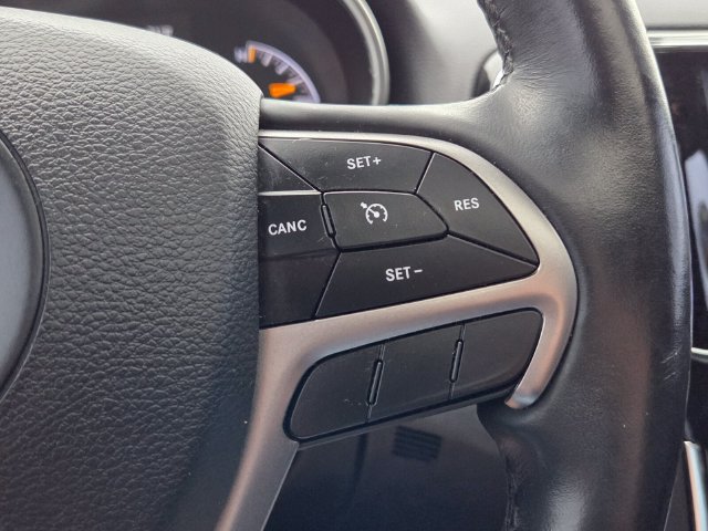 Used 2020 Jeep Grand Cherokee Altitude RWD image 25