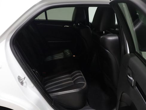 Used 2019 Chrysler 300 S AWD/4WD image 19