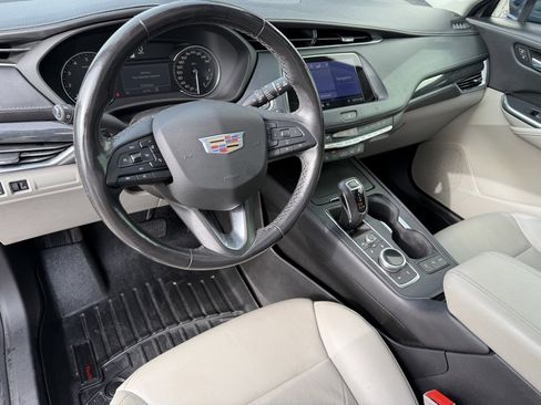 Used 2019 Cadillac XT4 Premium Luxury image 8