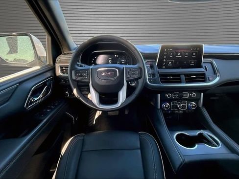 Used 2023 GMC Yukon XL SLT w/ SLT Premium Package AWD/4WD image 8