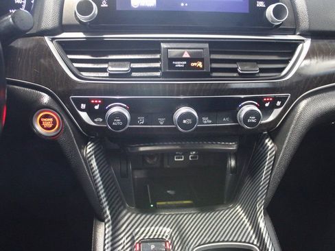 Used 2021 Honda Accord Touring image 39