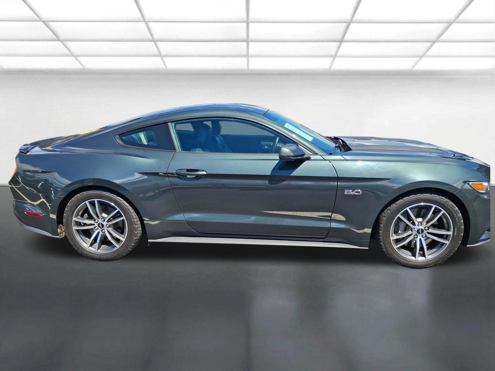 Used 2016 Ford Mustang GT Premium w/ Equipment Group 401A RWD image 2