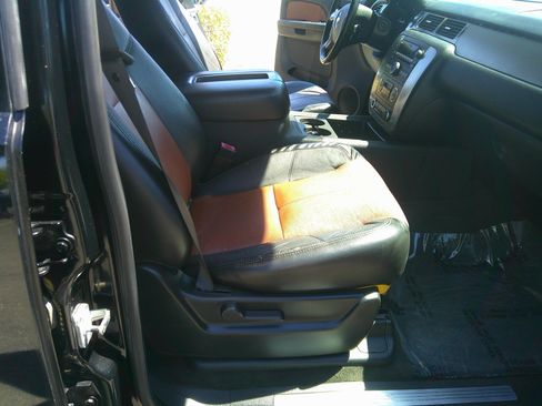 Used 2007 Chevrolet Avalanche LT w/ LT Preferred Equipment Group AWD/4WD image 9