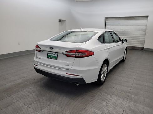 Used 2019 Ford Fusion SE FWD image 9