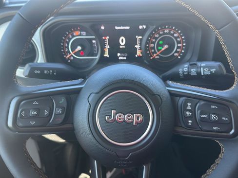 Used 2024 Jeep Wrangler Willys image 11