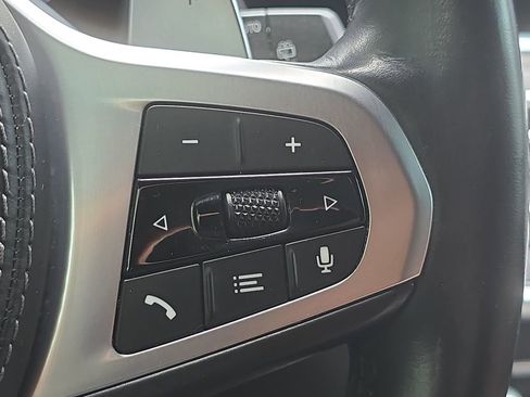 Used 2022 BMW X7 M50i w/ Cold Weather Package AWD/4WD image 16