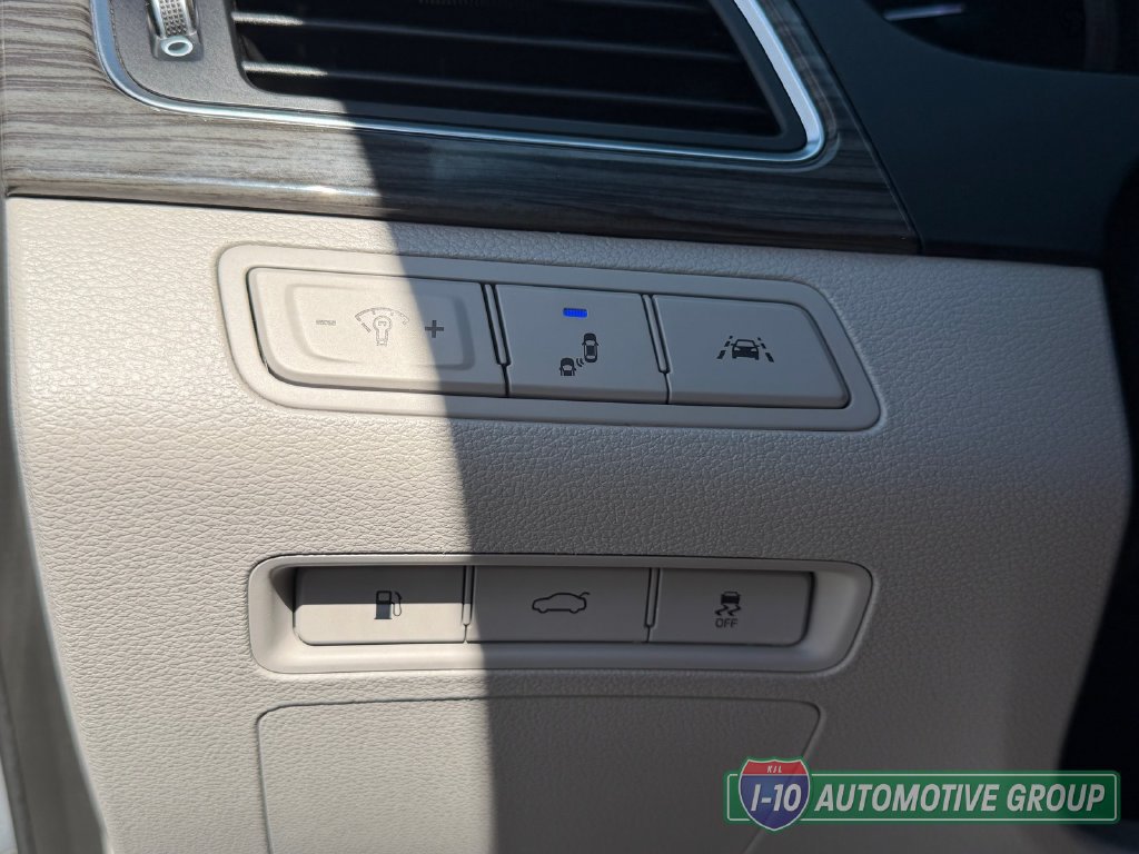 Used 2015 Hyundai Sonata Limited w/ Option Group 06 FWD image 27