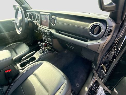 Used 2023 Jeep Wrangler Unlimited Sahara w/ Cold Weather Group AWD/4WD image 33