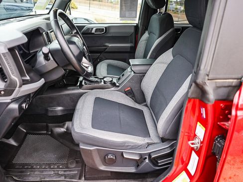 Used 2021 Ford Bronco Big Bend w/ Sasquatch Package AWD/4WD image 9