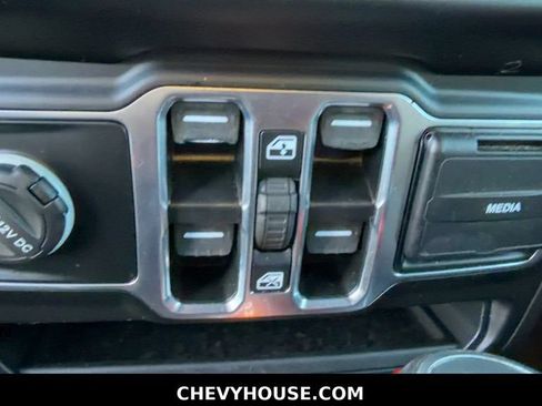 Used 2020 Jeep Wrangler Unlimited Sport AWD/4WD image 29