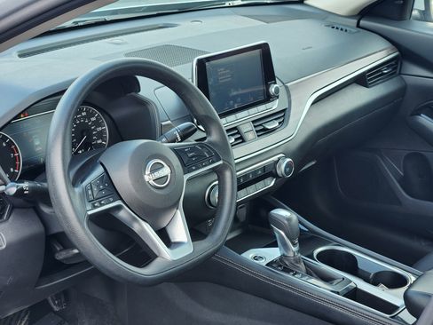 Used 2023 Nissan Altima 2.5 SV image 21