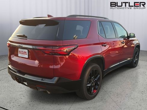 Used 2022 Chevrolet Traverse Premier w/ Redline Edition FWD image 6