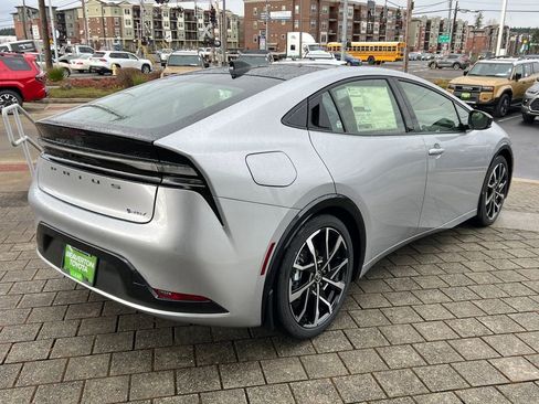 New 2026 Toyota Prius Plug-In Hybrid image 5