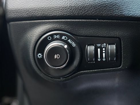 Used 2021 Jeep Compass Latitude w/ Driver Assistance Group image 23