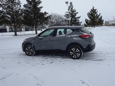 Used 2019 Nissan Kicks SV image 29