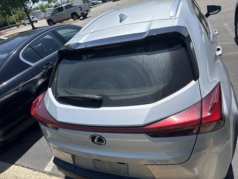 Used 2019 Lexus UX 200 FWD image 8