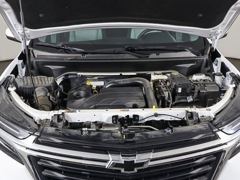 Used 2024 Chevrolet Equinox LT image 18