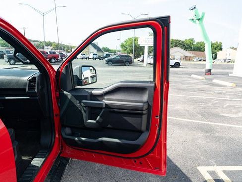 Used 2017 Ford F150 XLT w/ Equipment Group 302A Luxury AWD/4WD image 16