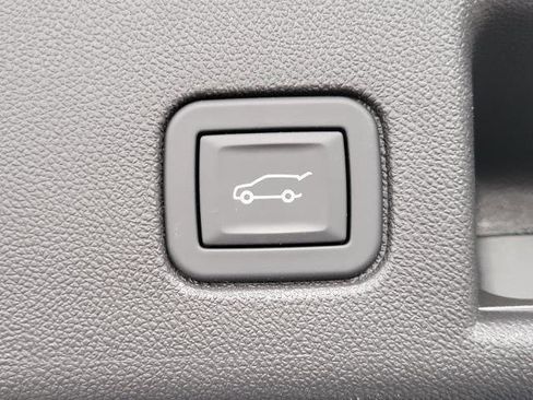 Used 2024 Chevrolet Equinox LT w/ LPO, Floor Liner Package image 32