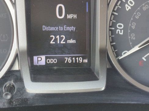 Used 2021 Toyota Tacoma SR5 image 32