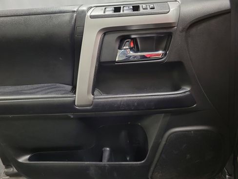 Used 2019 Toyota 4Runner SR5 AWD/4WD image 23