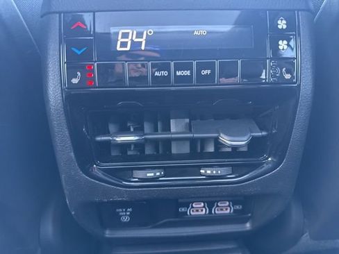 Used 2023 Jeep Grand Cherokee L Limited image 18