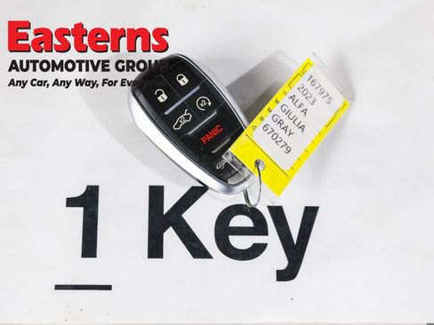 Used 2023 Alfa Romeo Giulia Sprint image 24