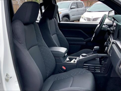 Used 2025 Toyota Tacoma SR5 image 8