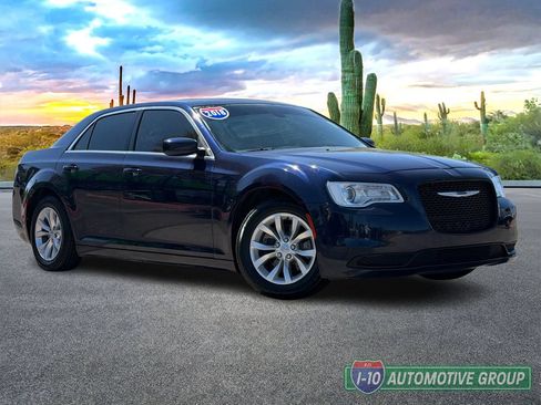 Used 2016 Chrysler 300 Limited RWD image 2