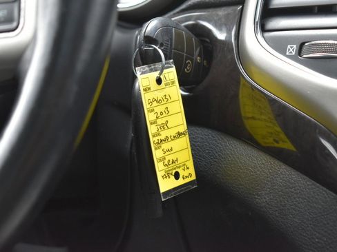 Used 2013 Jeep Grand Cherokee Altitude RWD image 41