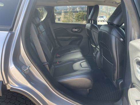 Used 2019 Jeep Cherokee Trailhawk w/ Comfort/Convenience Group image 15