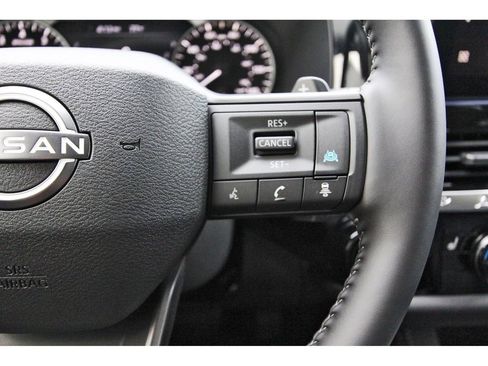 New 2026 Nissan Pathfinder SV w/ SV Premium Package FWD image 16