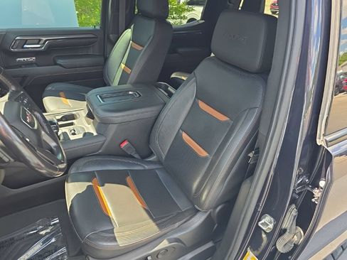 Used 2022 GMC Sierra 1500 AT4 w/ AT4 Premium Package AWD/4WD image 15