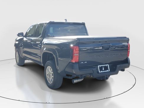 Used 2025 Toyota Tacoma SR image 5