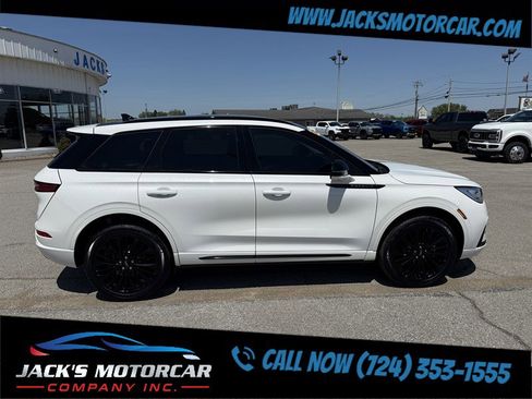 Used 2024 Lincoln Corsair Reserve w/ Equipment Group 201A AWD/4WD image 4