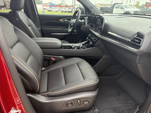 Used 2026 Chevrolet Traverse High Country w/ LPO, Floor Liner Package FWD image 10